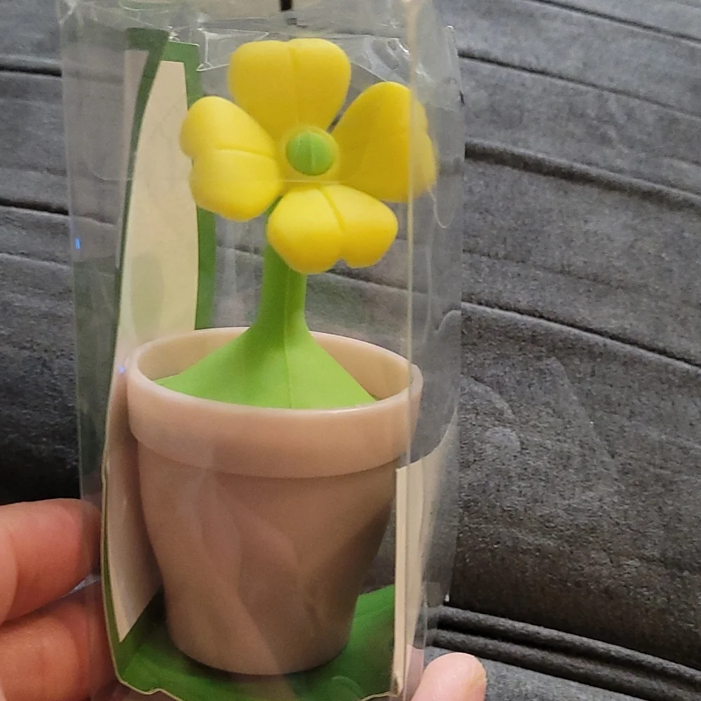Silicone flower pot tea infuser - Picture 1 of 3
